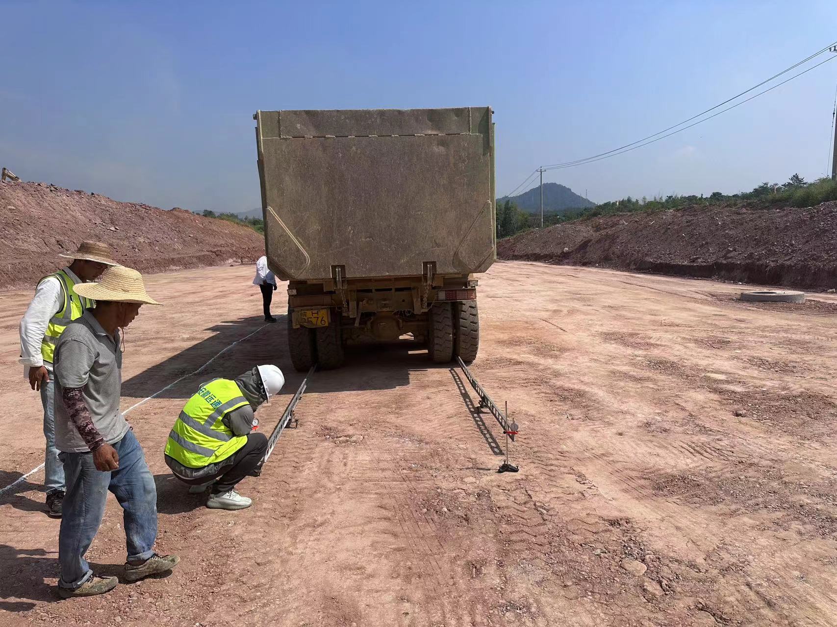 高新區(qū)八里湖路路基頂彎沉檢測